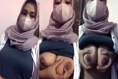 Bokep Jilbab Hijaber Tobrut Pamer Dada Nyaris Kelihatan
